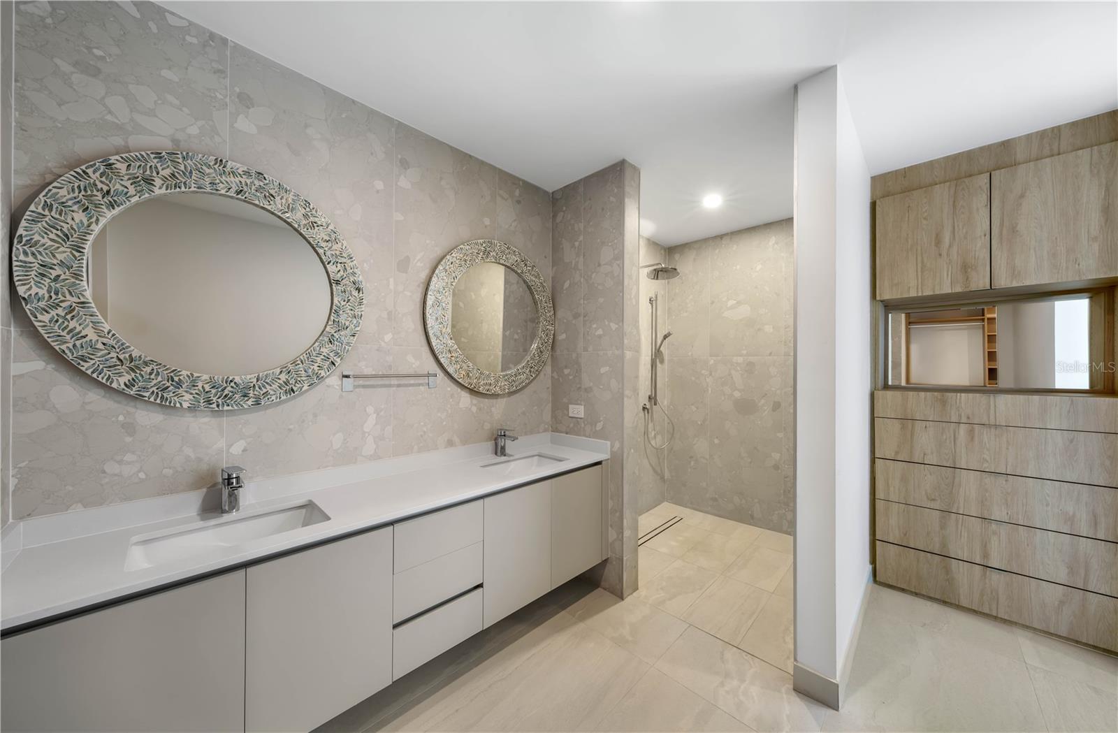 PR9118536 Property Photo