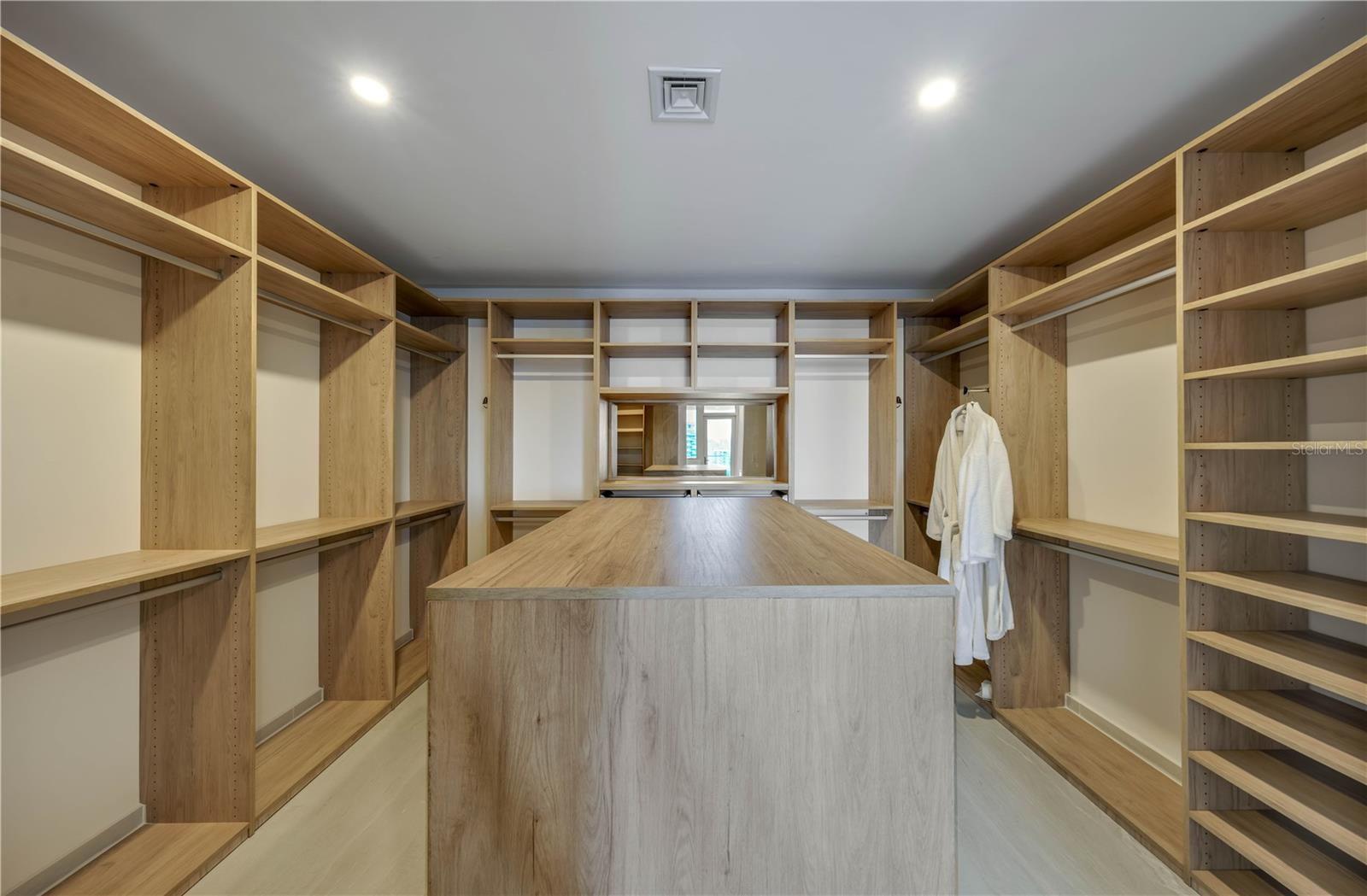 PR9118536 Property Photo