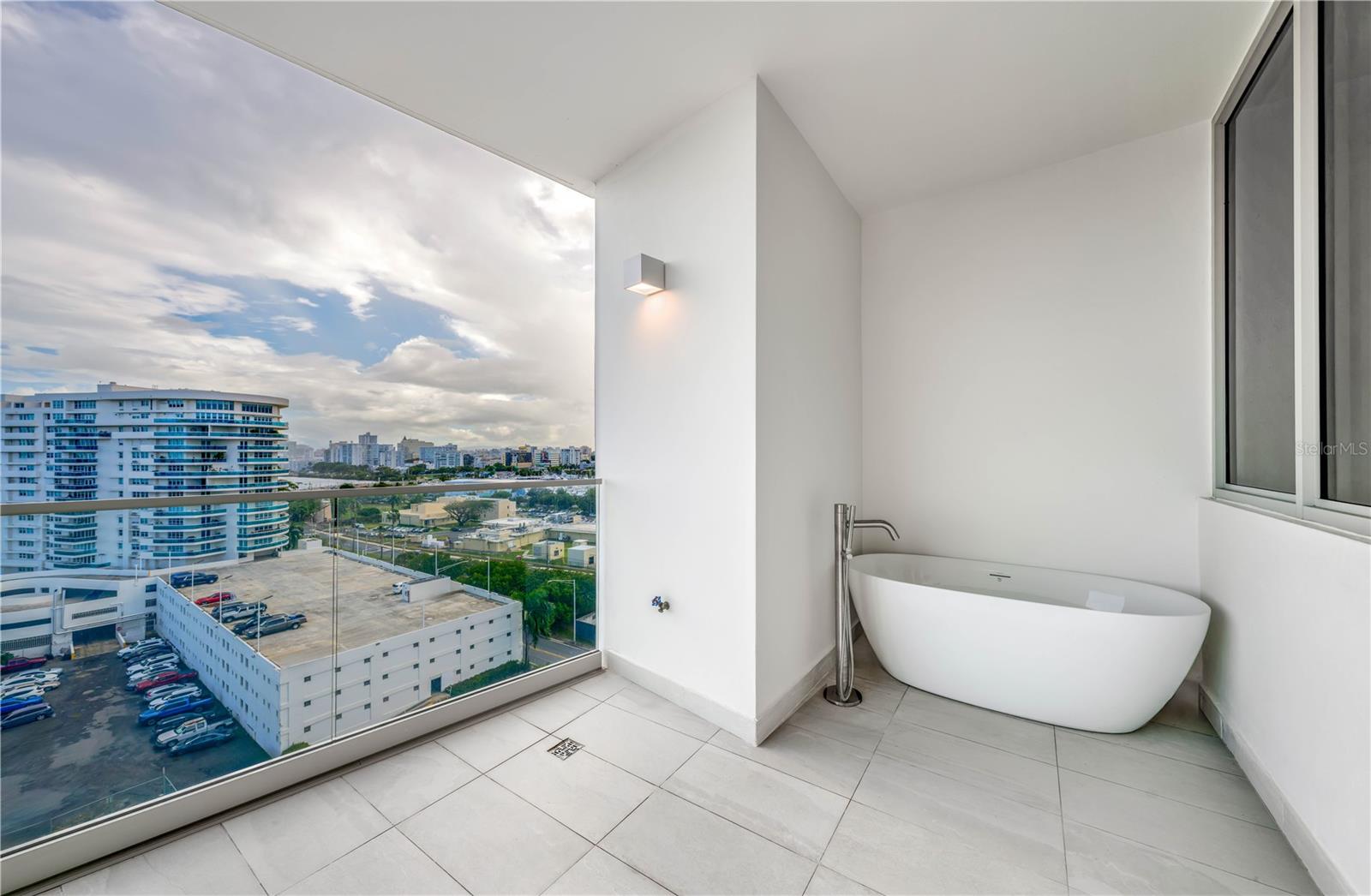 PR9118536 Property Photo