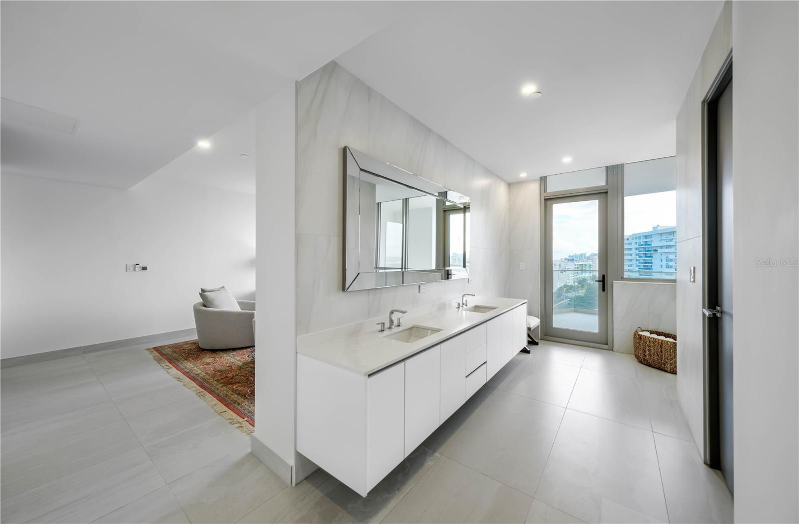 PR9118536 Property Photo