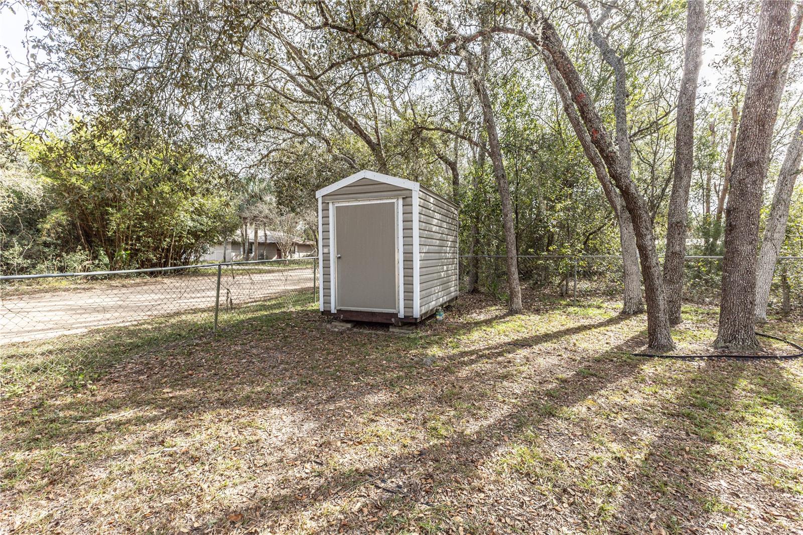 4438 CALAMONDIN ST, LADY LAKE, FL, 32159