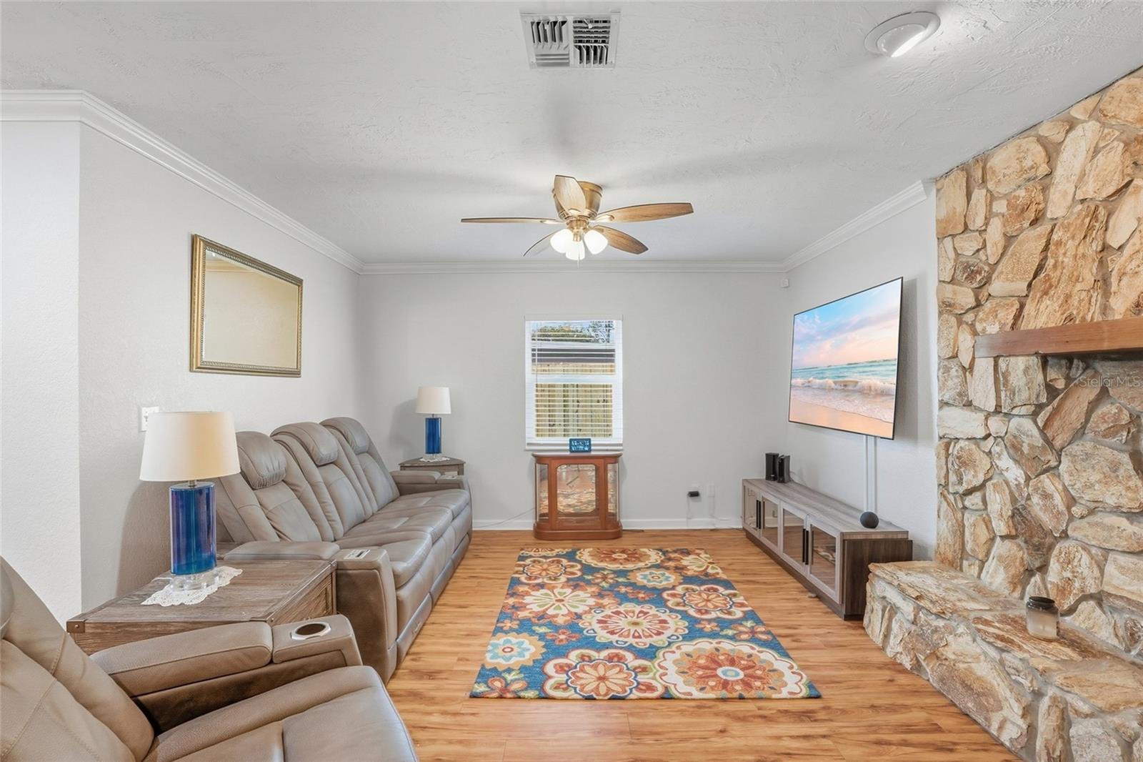 TB8464723 Property Photo