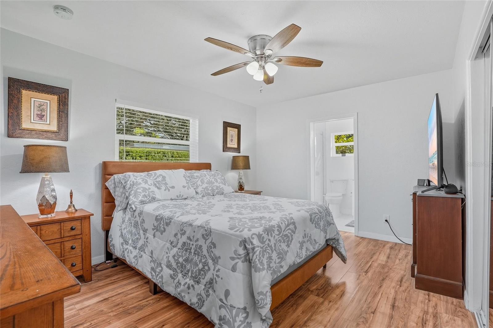 TB8464723 Property Photo