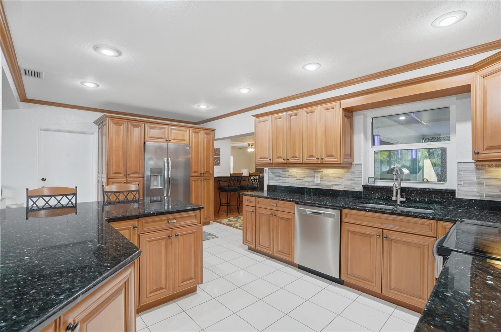 TB8464723 Property Photo