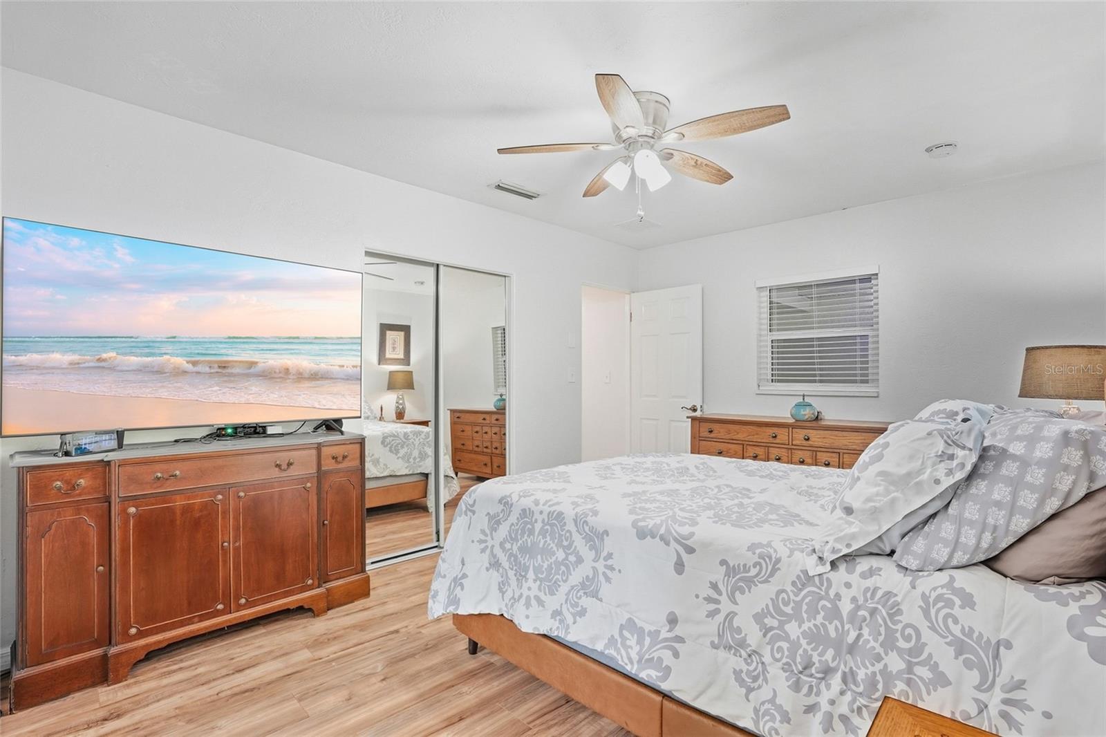 TB8464723 Property Photo