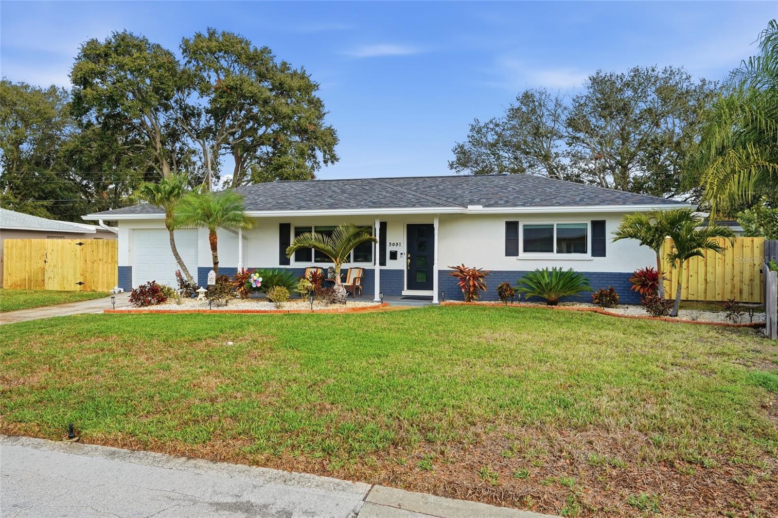 TB8464723 Property Photo