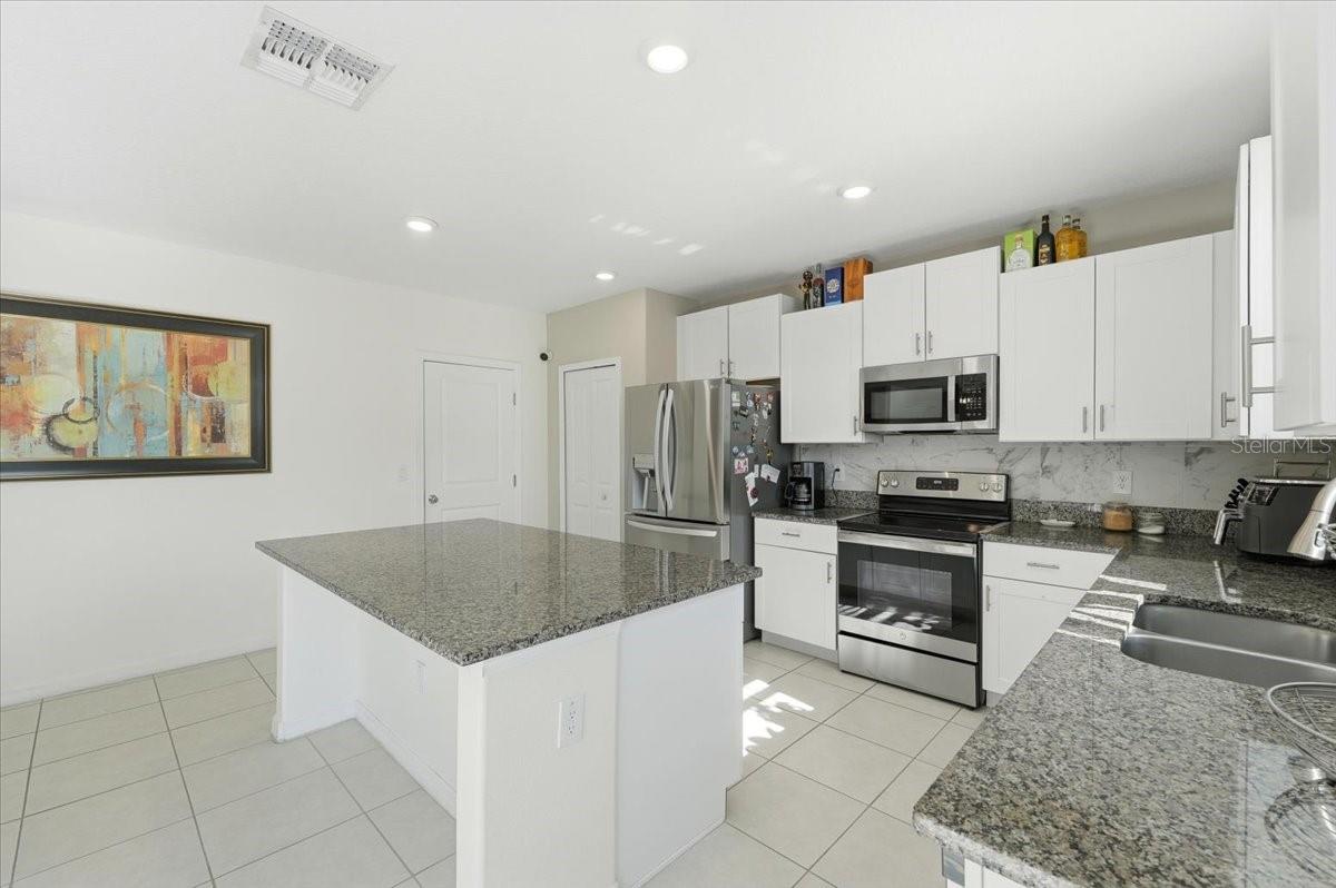 2175 OLD MINING RD, LAKELAND, FL, 33801