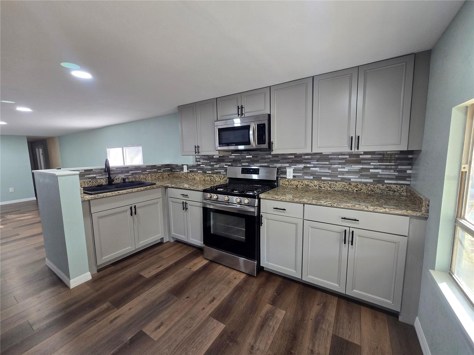 OM716700 Property Photo