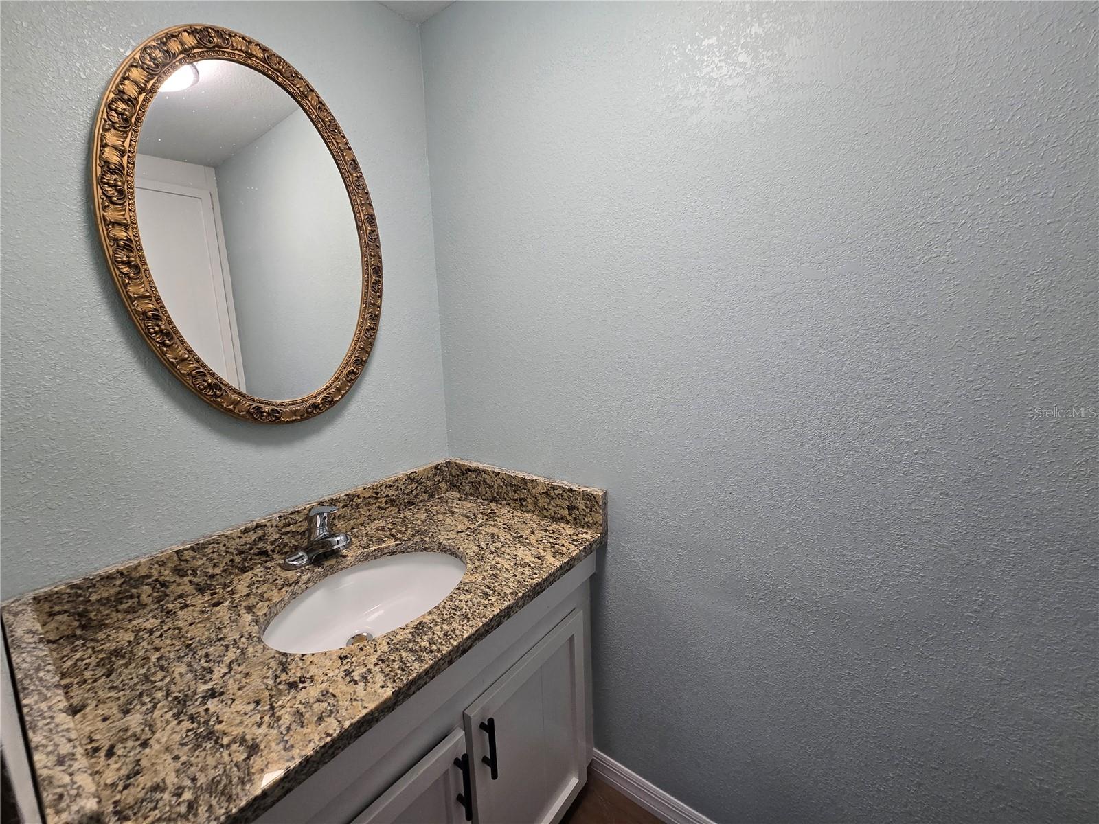 OM716700 Property Photo