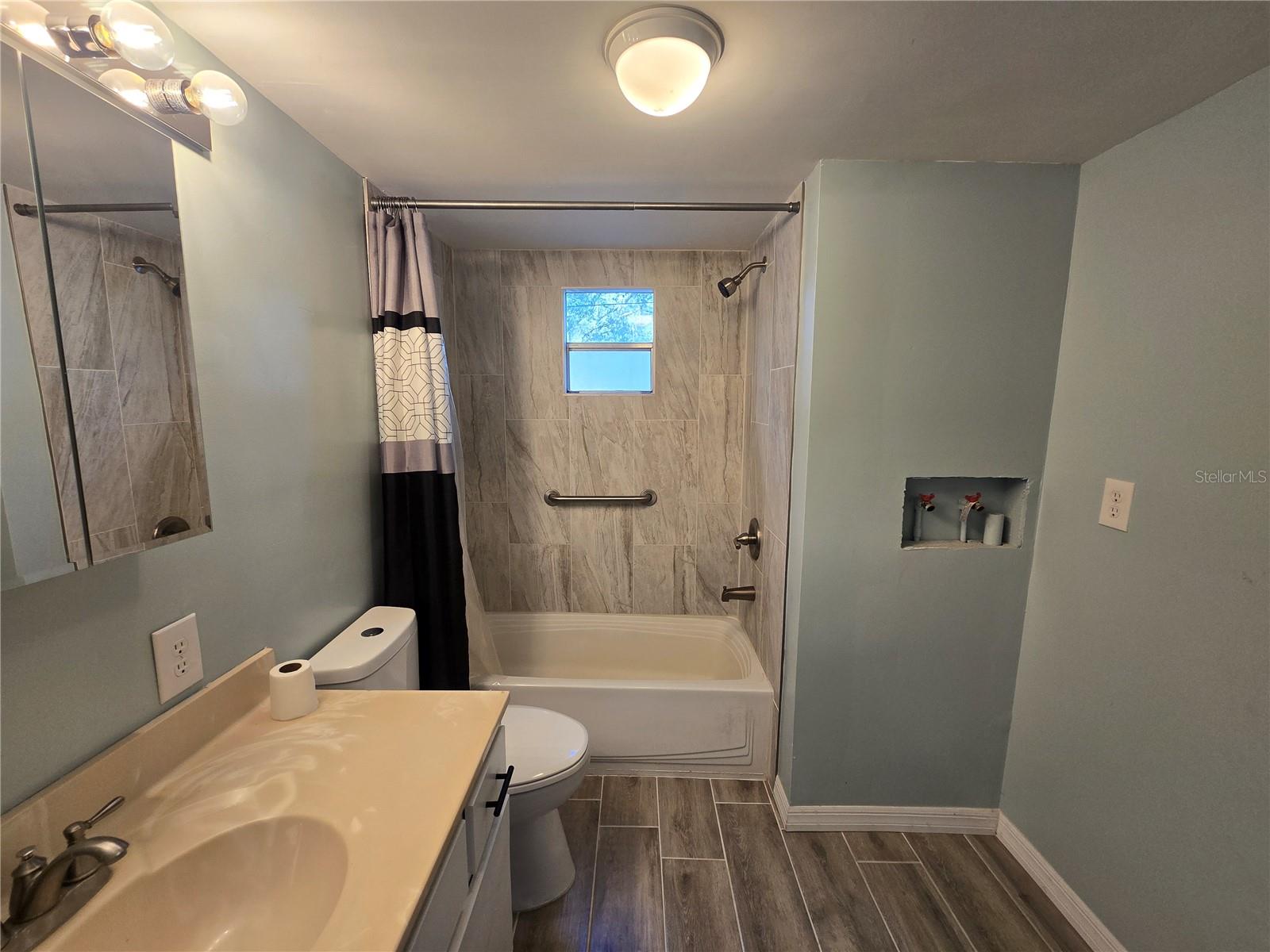 OM716700 Property Photo