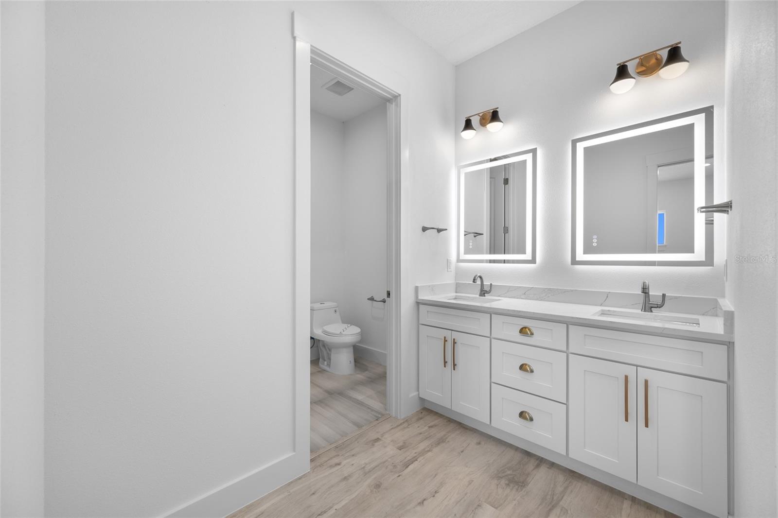 TB8464786 Property Photo