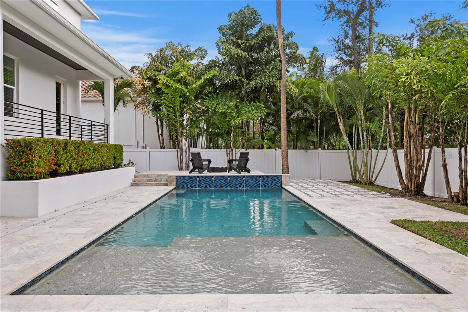 TB8464807 Property Photo