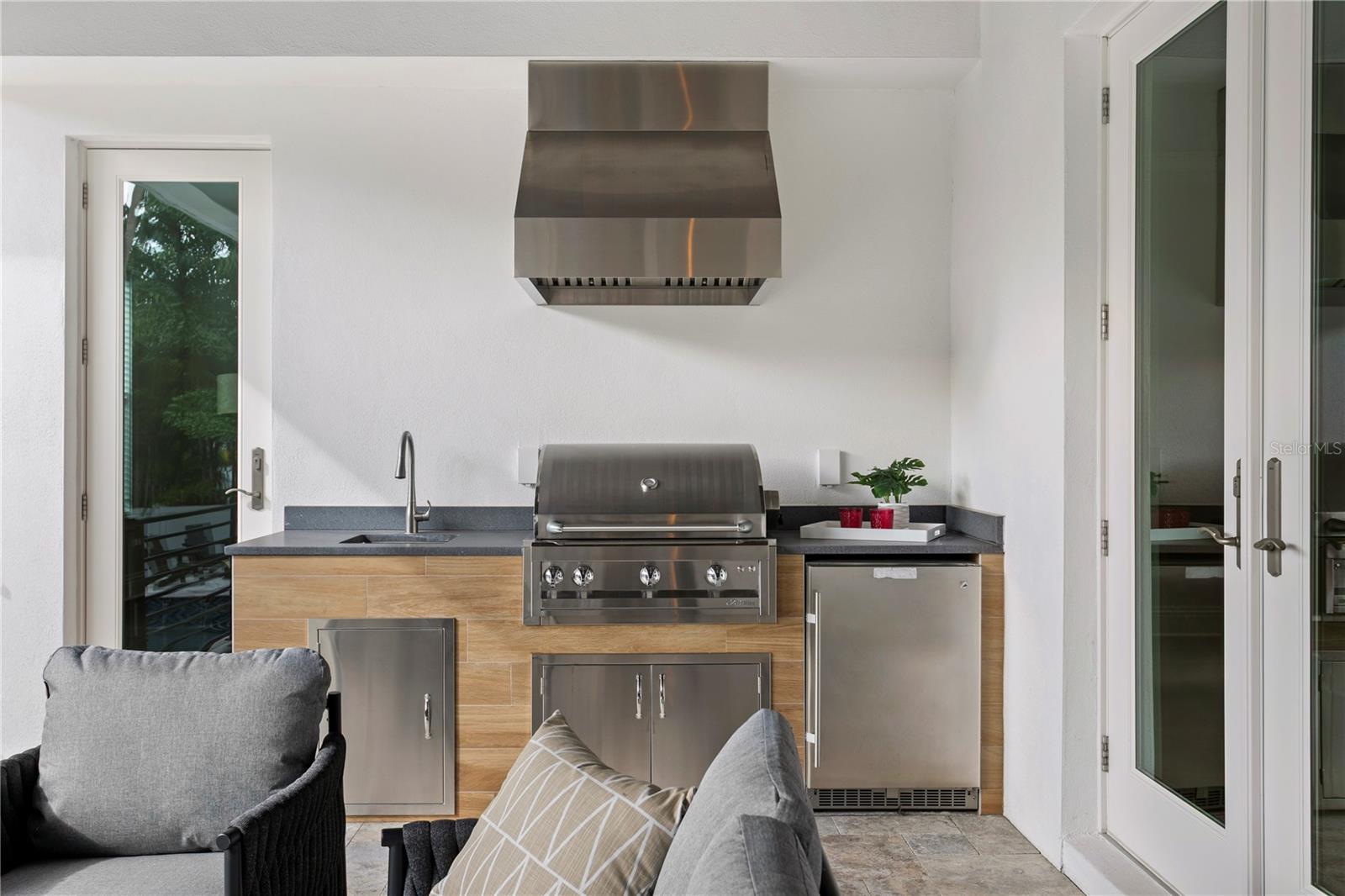 TB8464807 Property Photo