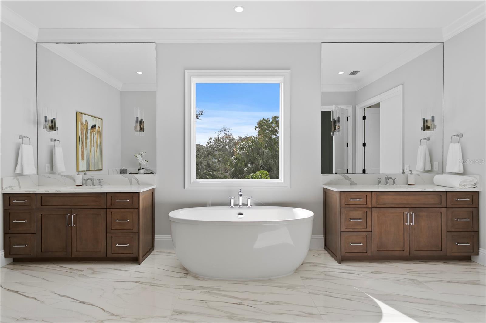 TB8464807 Property Photo