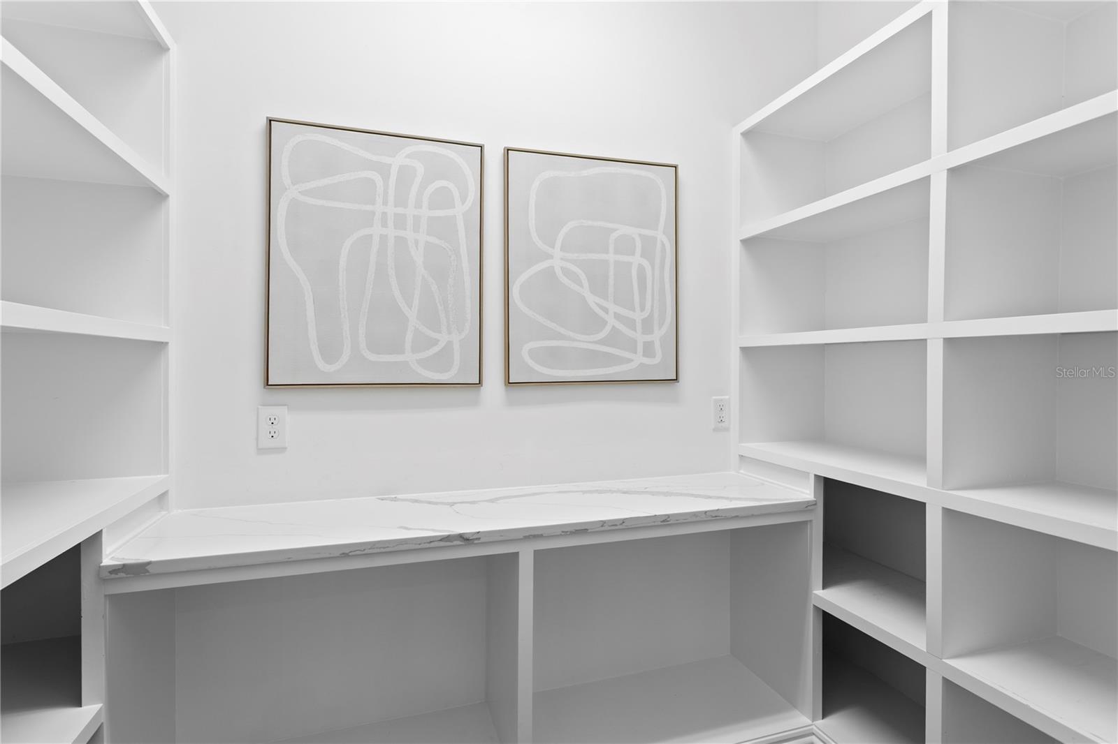 TB8464807 Property Photo