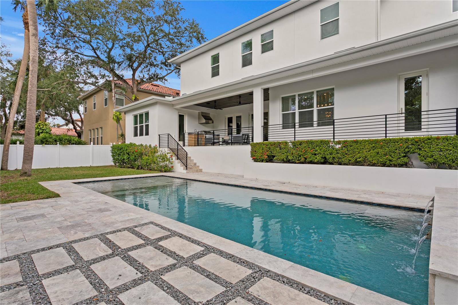 TB8464807 Property Photo