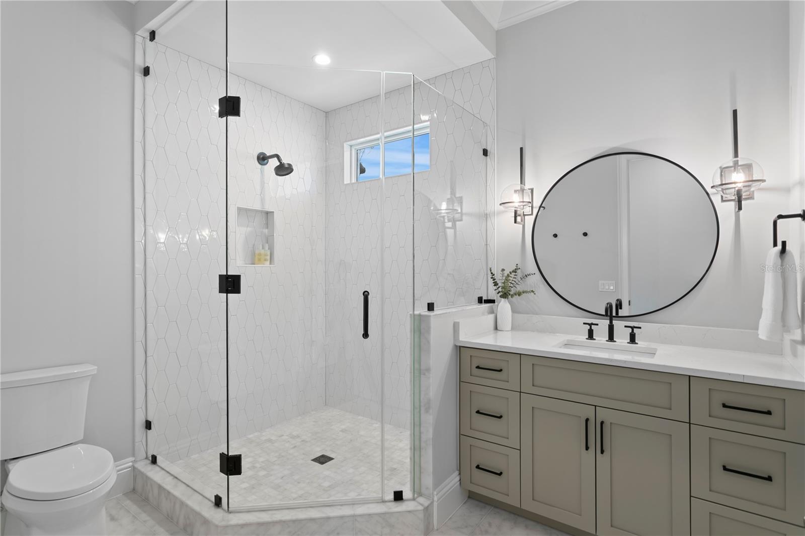 TB8464807 Property Photo