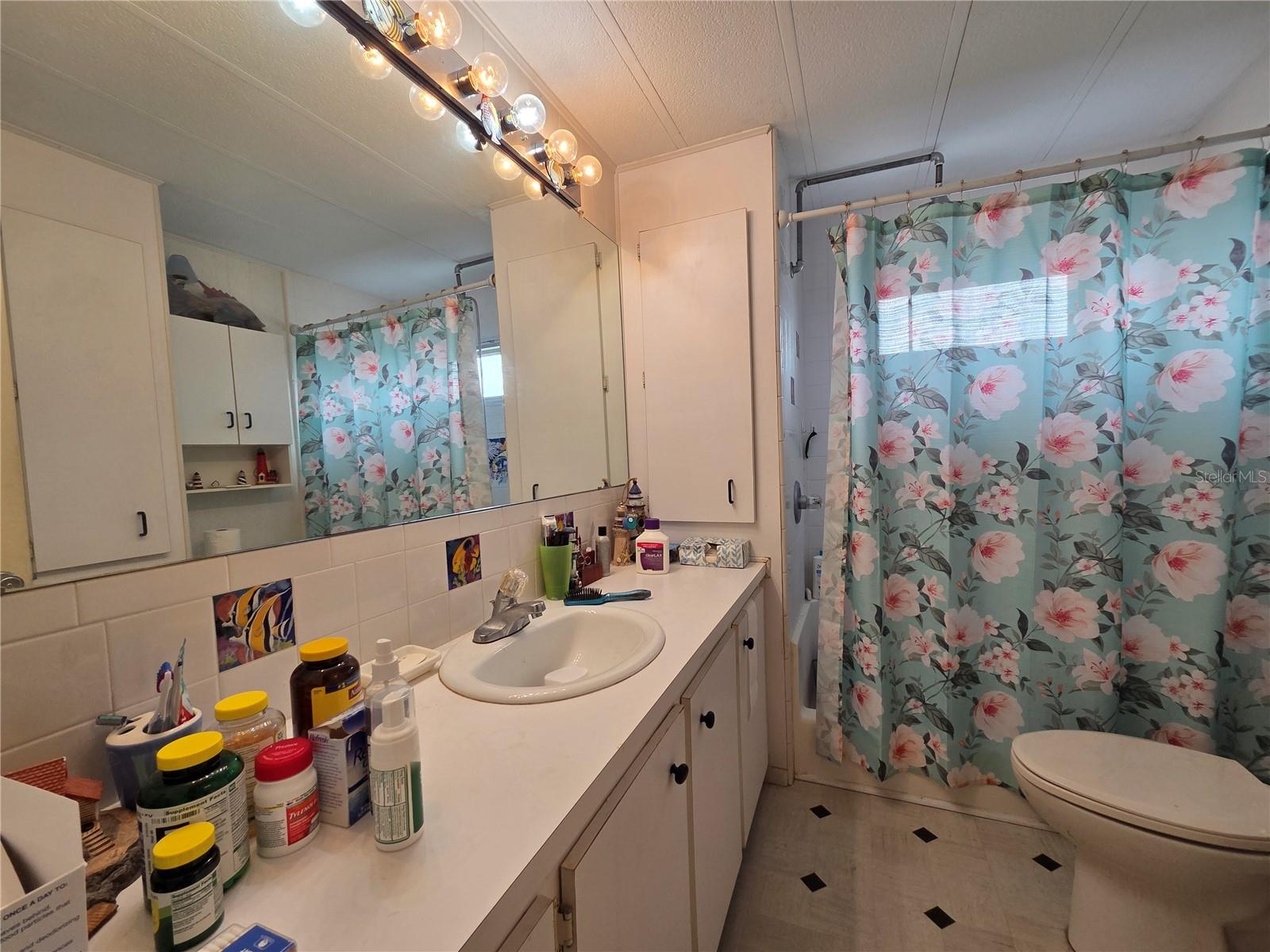 TB8464816 Property Photo