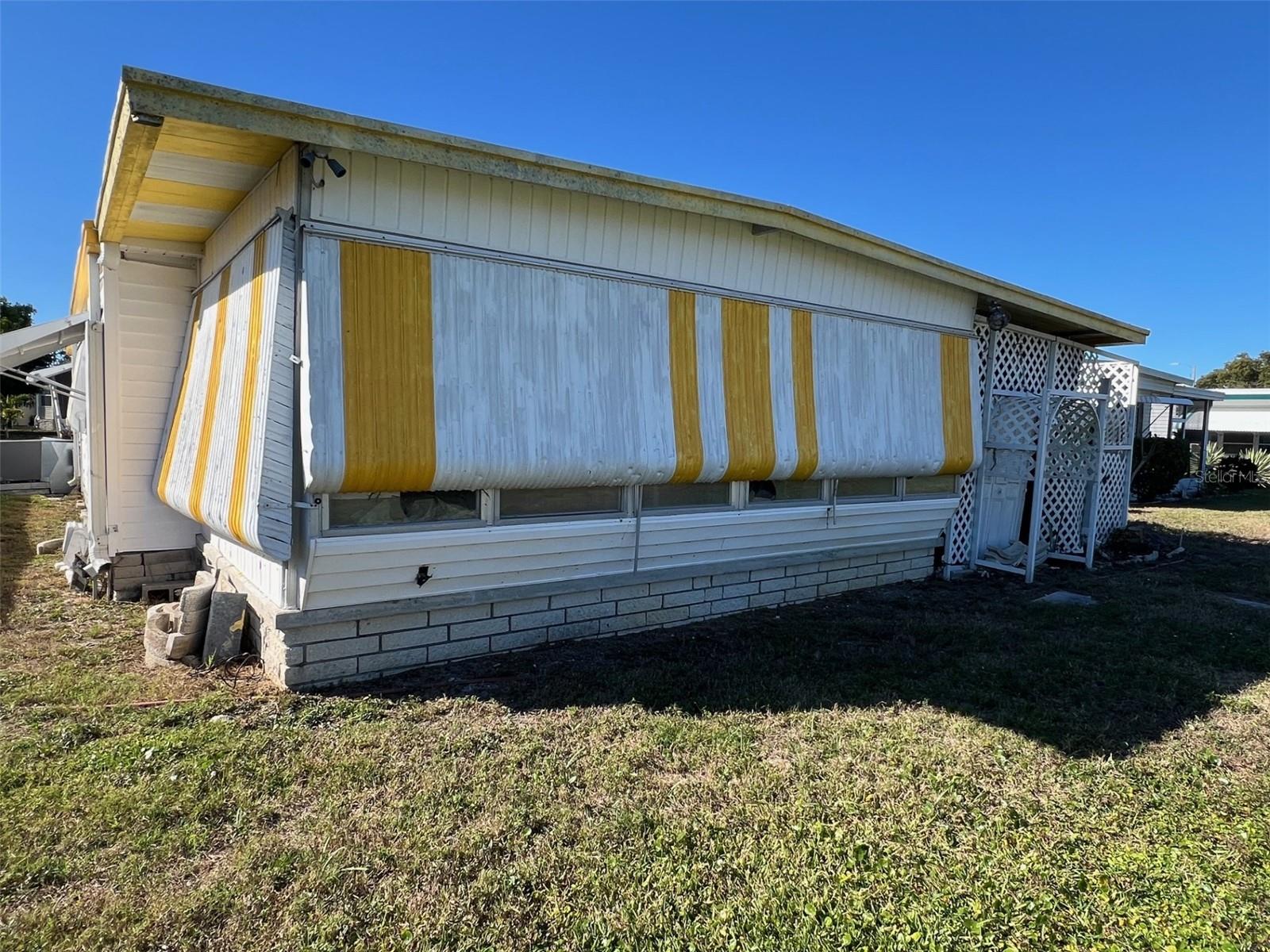 TB8464821 Property Photo