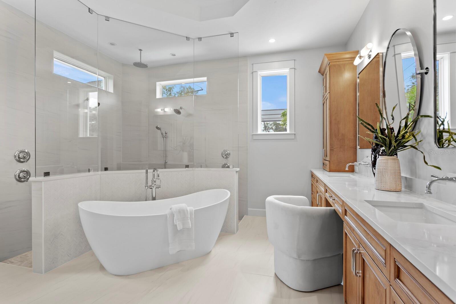 4536 W SWANN AVE, TAMPA, FL, 33609