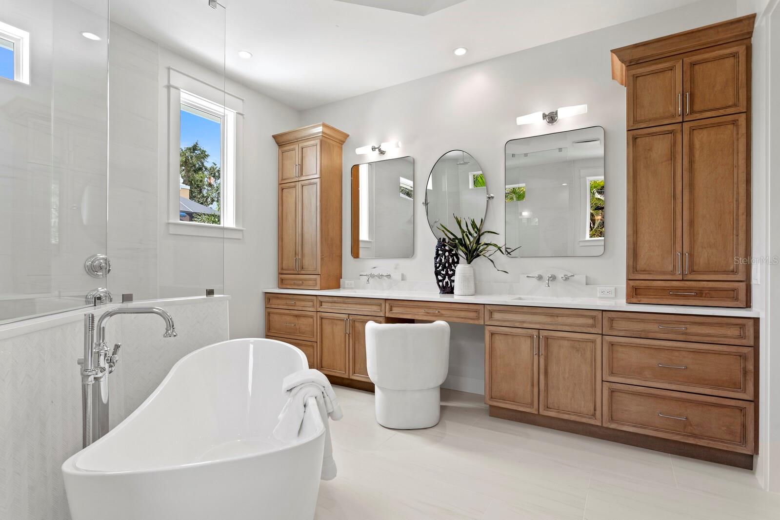 4536 W SWANN AVE, TAMPA, FL, 33609