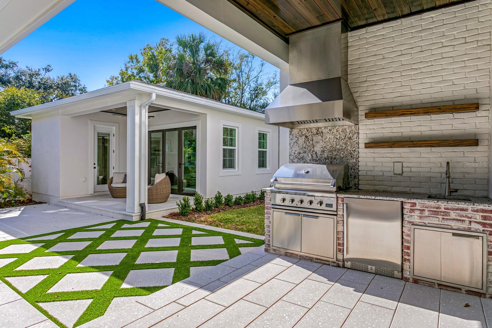 4536 W SWANN AVE, TAMPA, FL, 33609