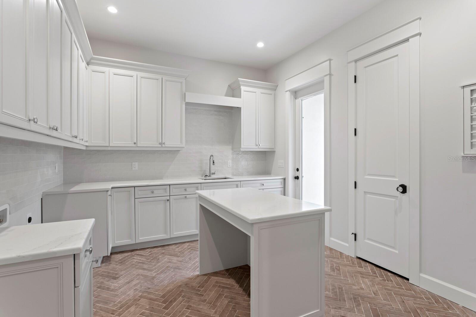 4536 W SWANN AVE, TAMPA, FL, 33609