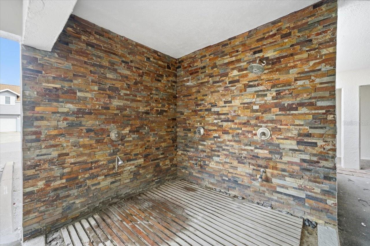 showers for sand washoff