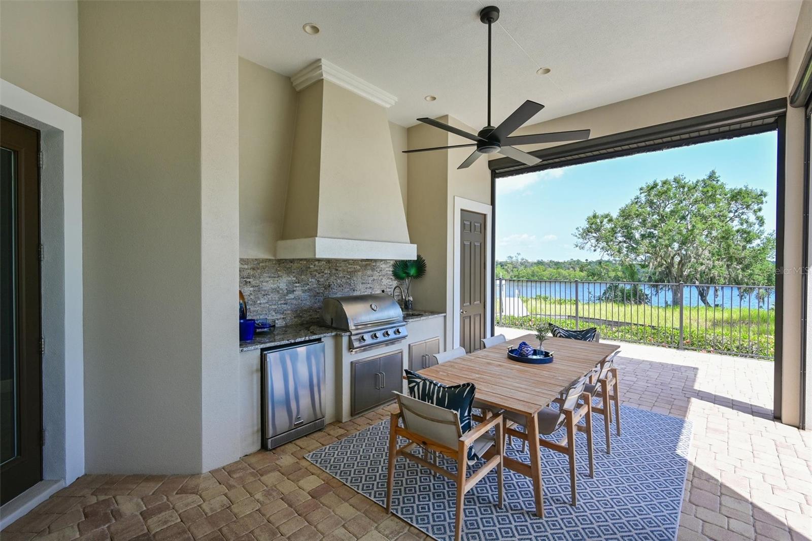 A4678448 Property Photo