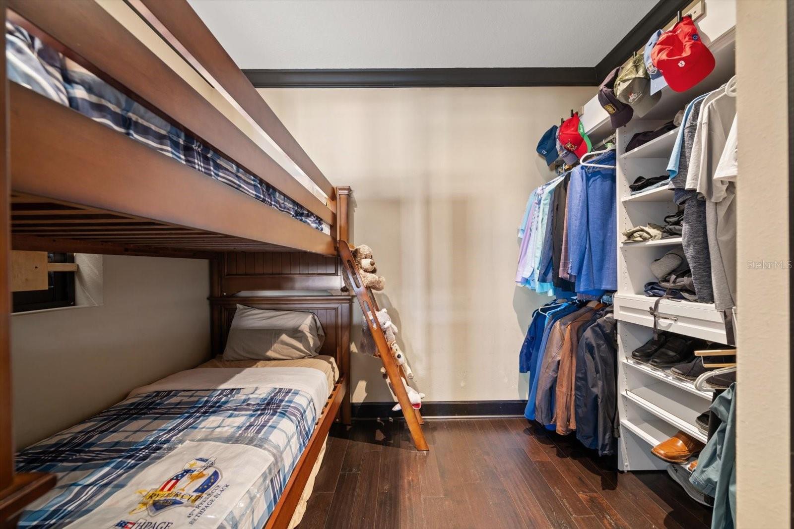 TB8464911 Property Photo