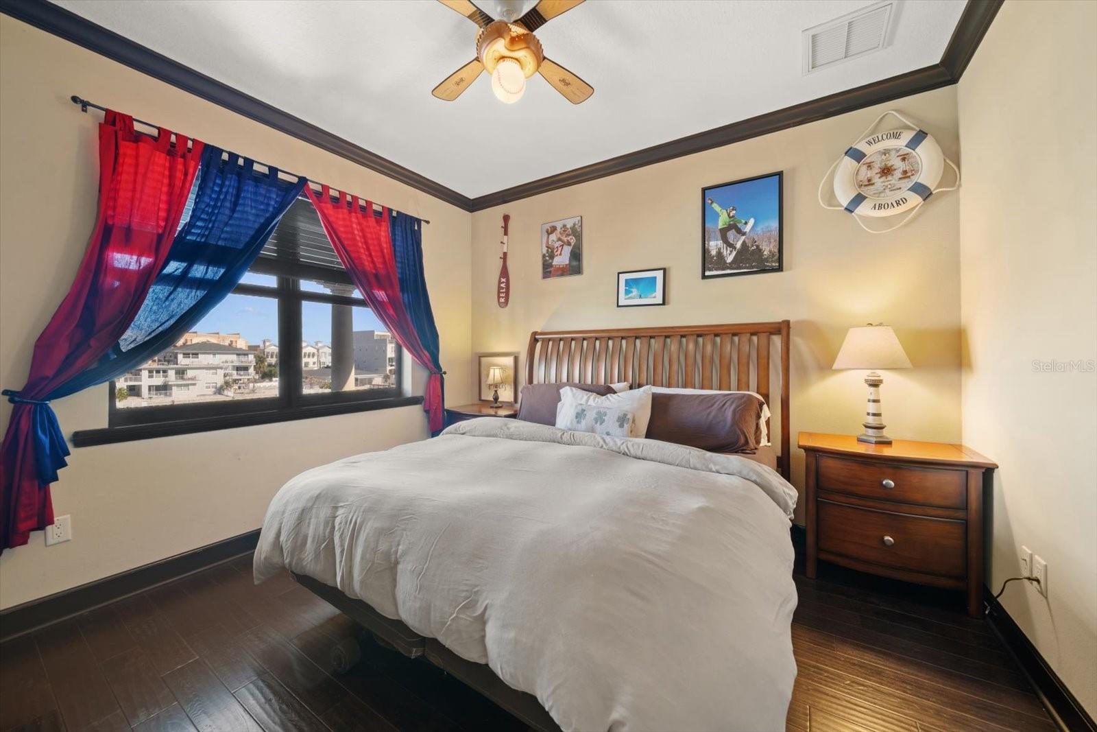 TB8464911 Property Photo