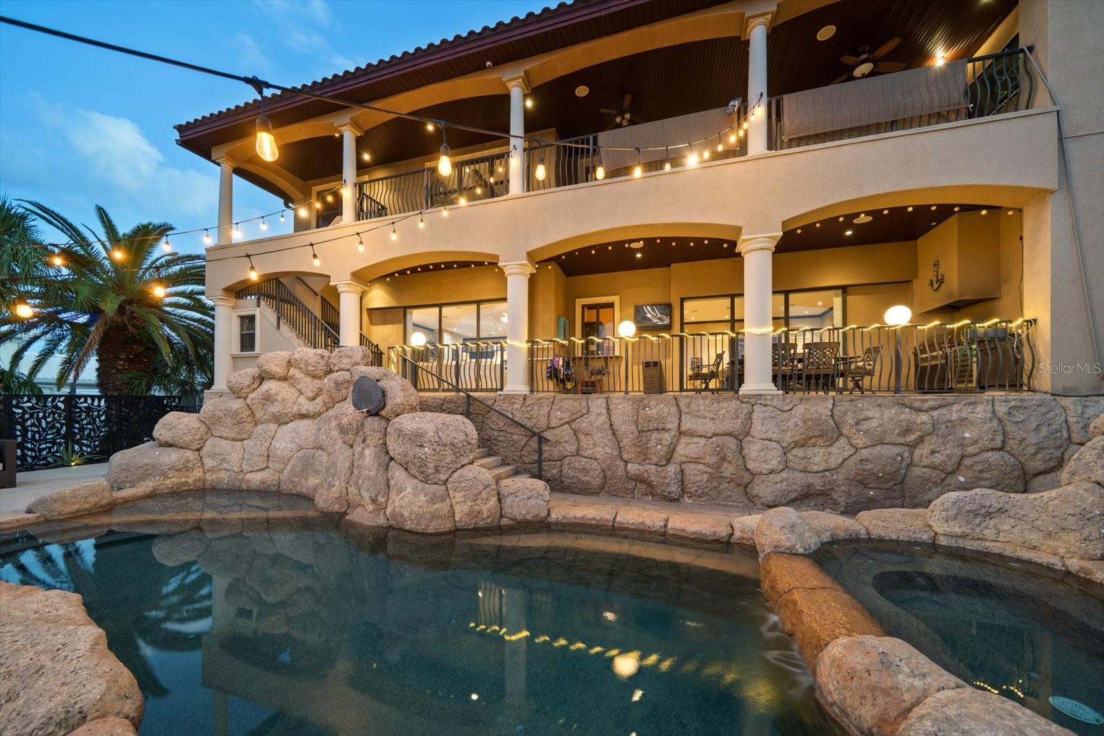 TB8464911 Property Photo