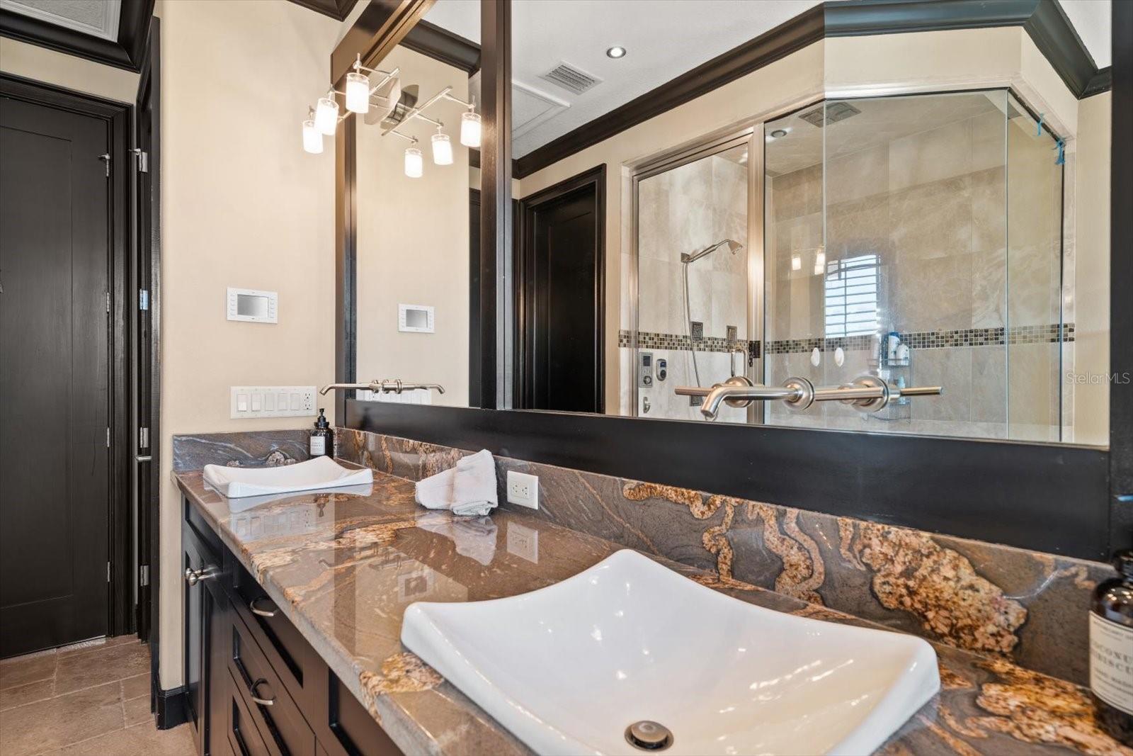 TB8464911 Property Photo