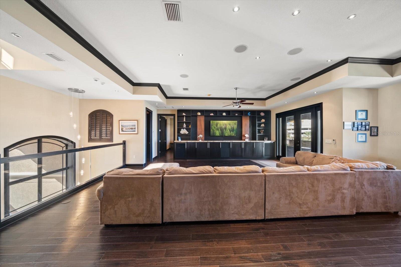 TB8464911 Property Photo