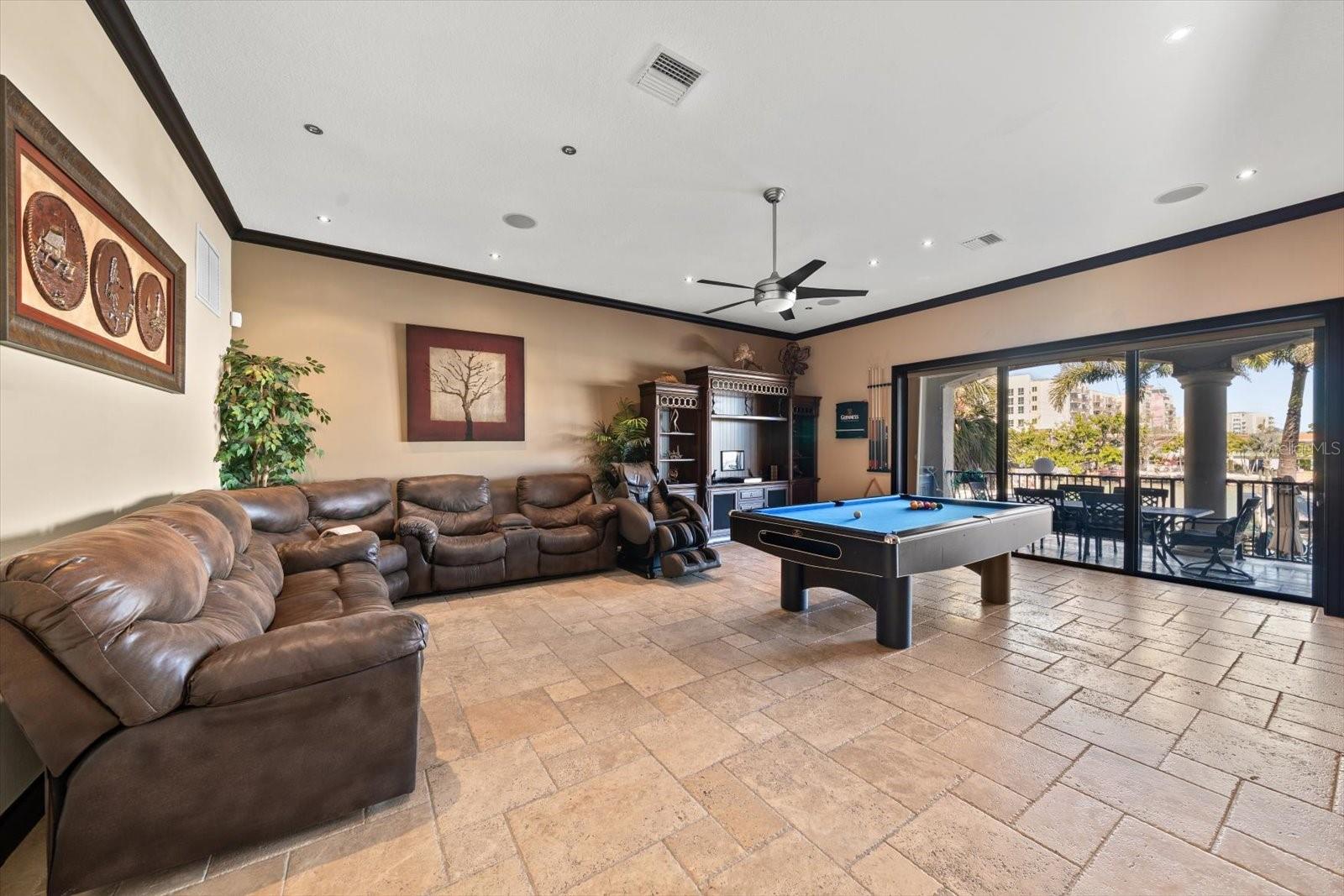 TB8464911 Property Photo