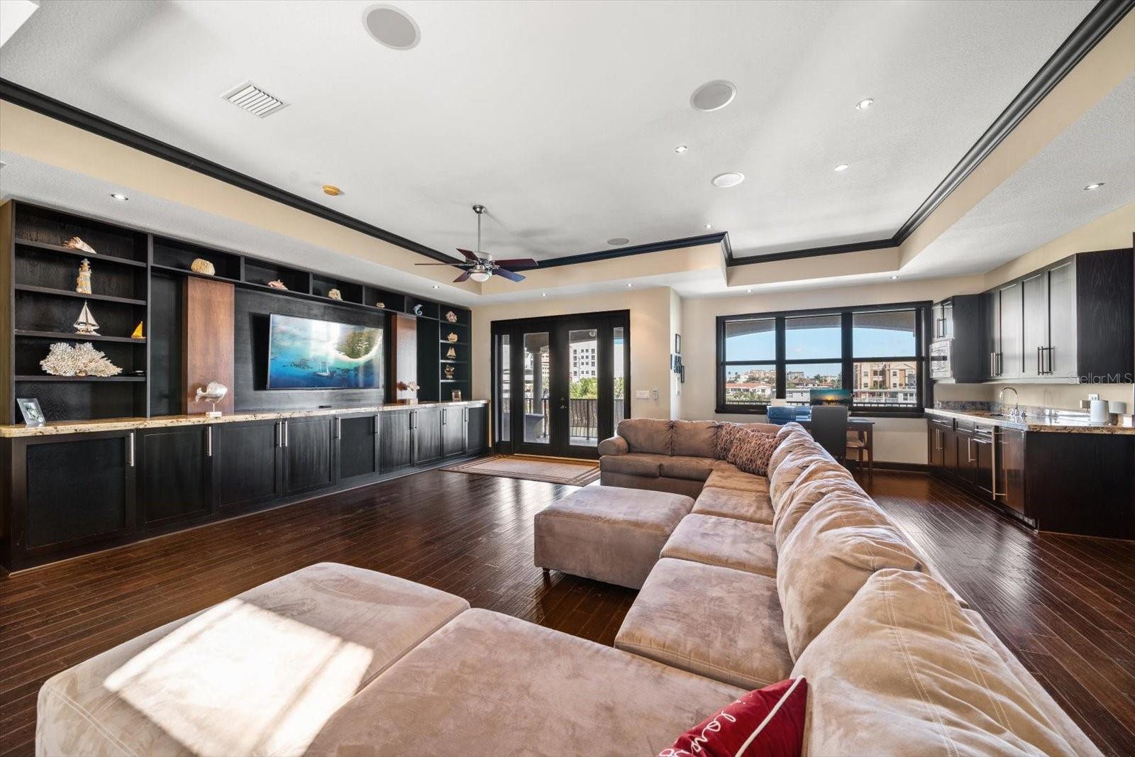 TB8464911 Property Photo