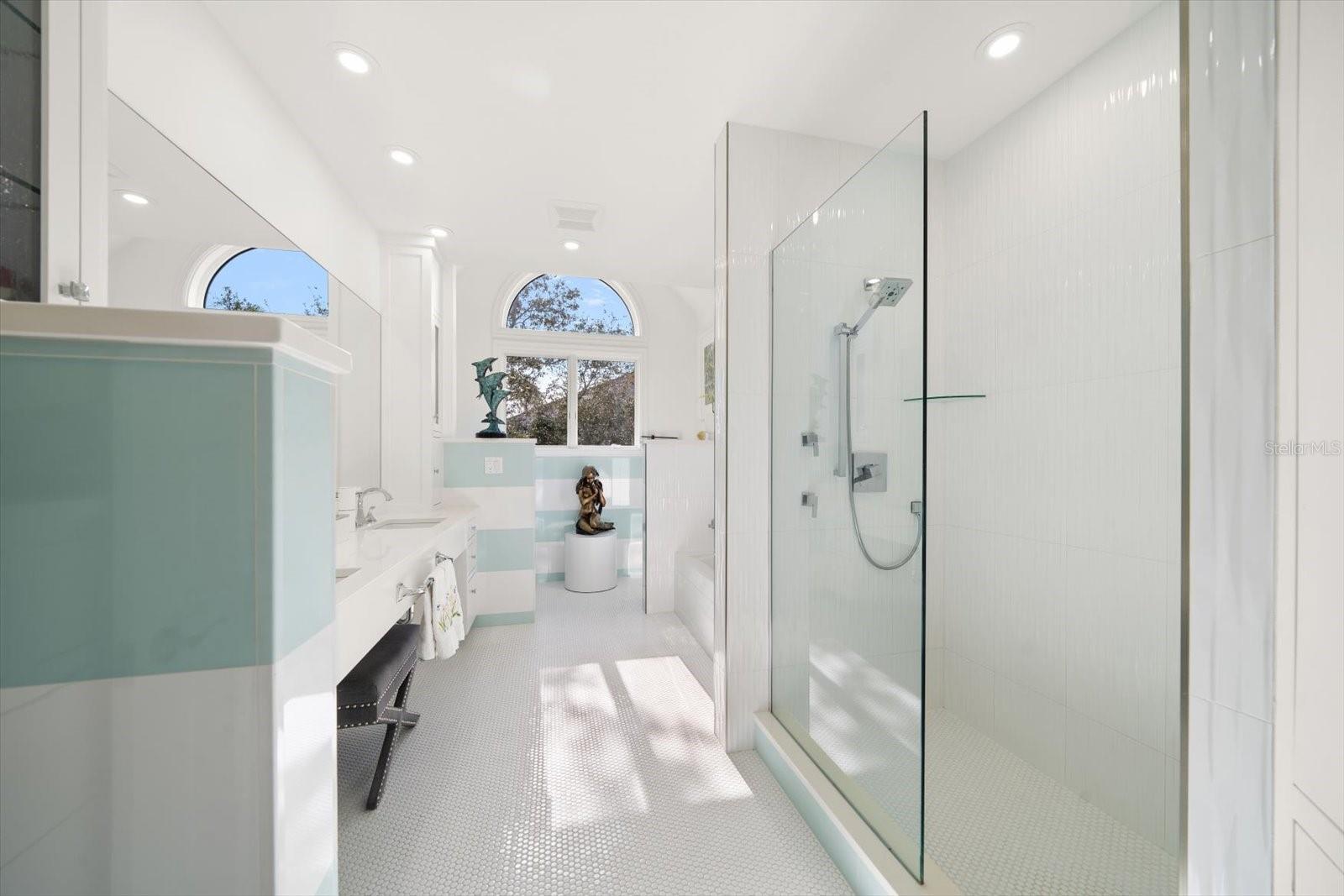 430 ST ANDREWS DR, BELLEAIR, FL, 33756