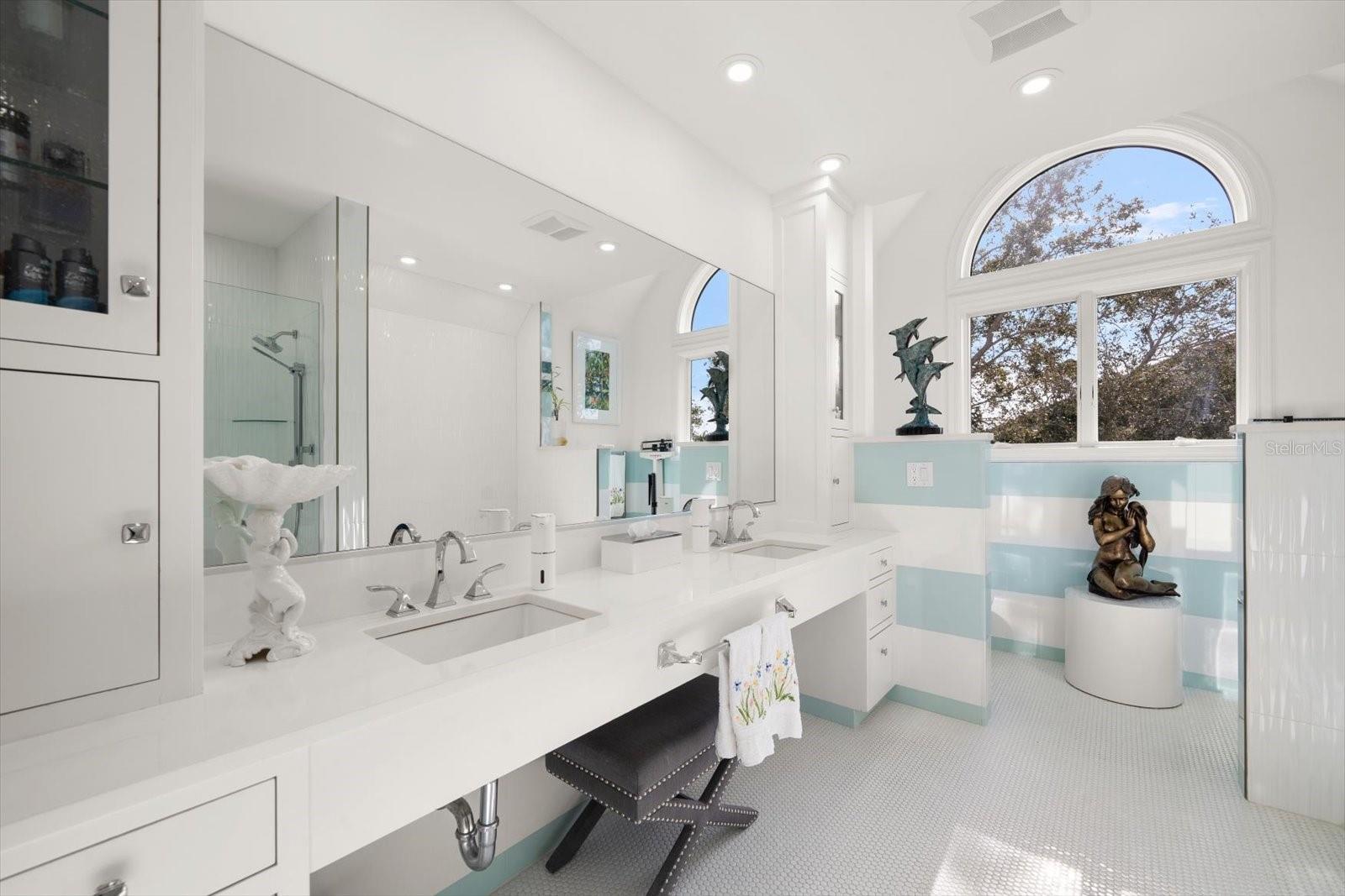 430 ST ANDREWS DR, BELLEAIR, FL, 33756