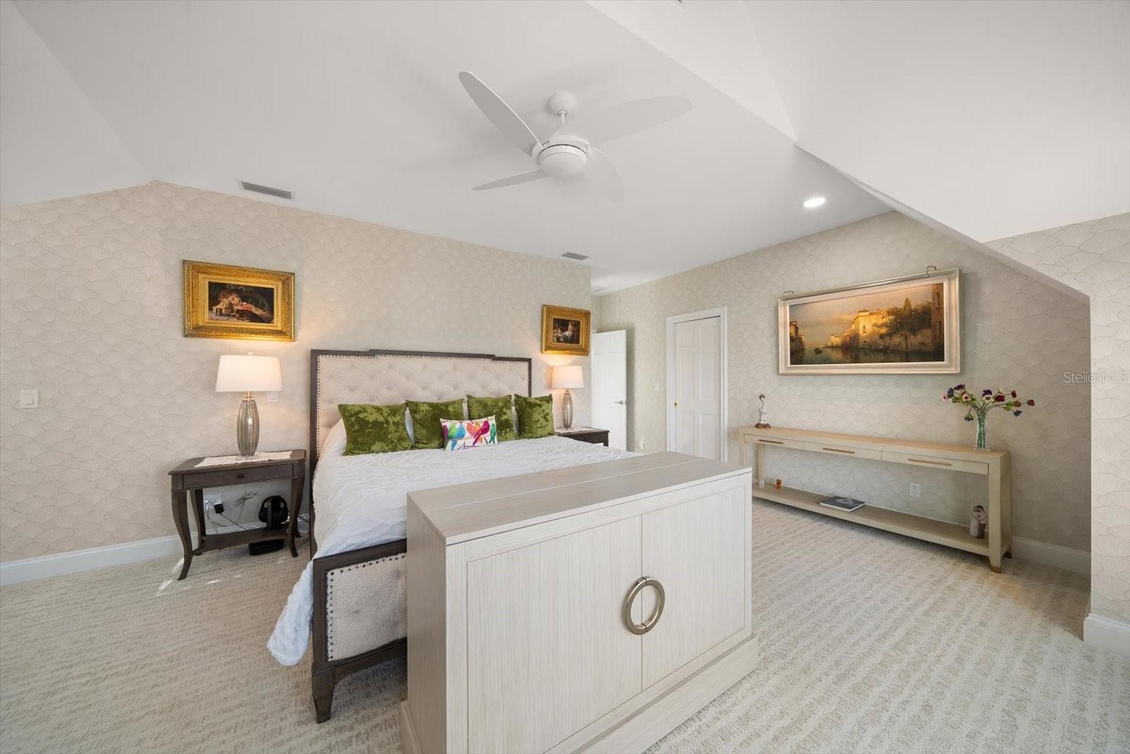 430 ST ANDREWS DR, BELLEAIR, FL, 33756