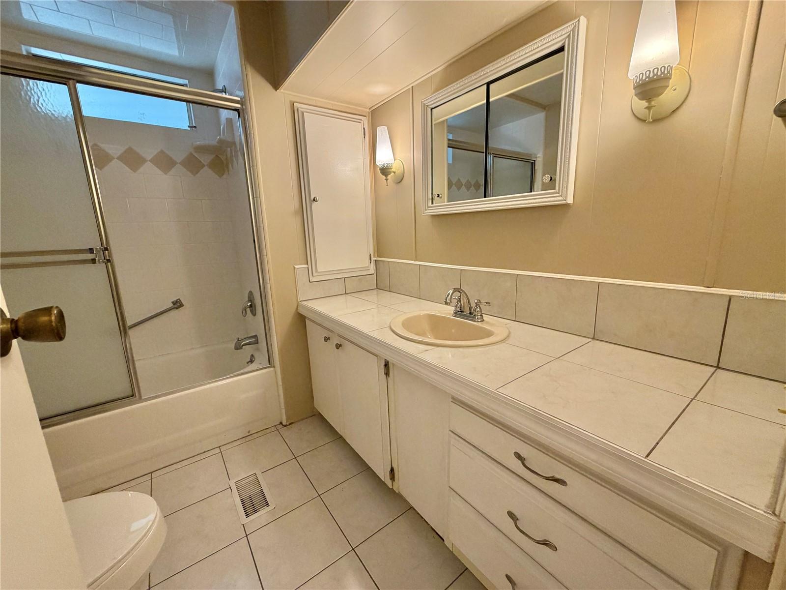 G5106779 Property Photo