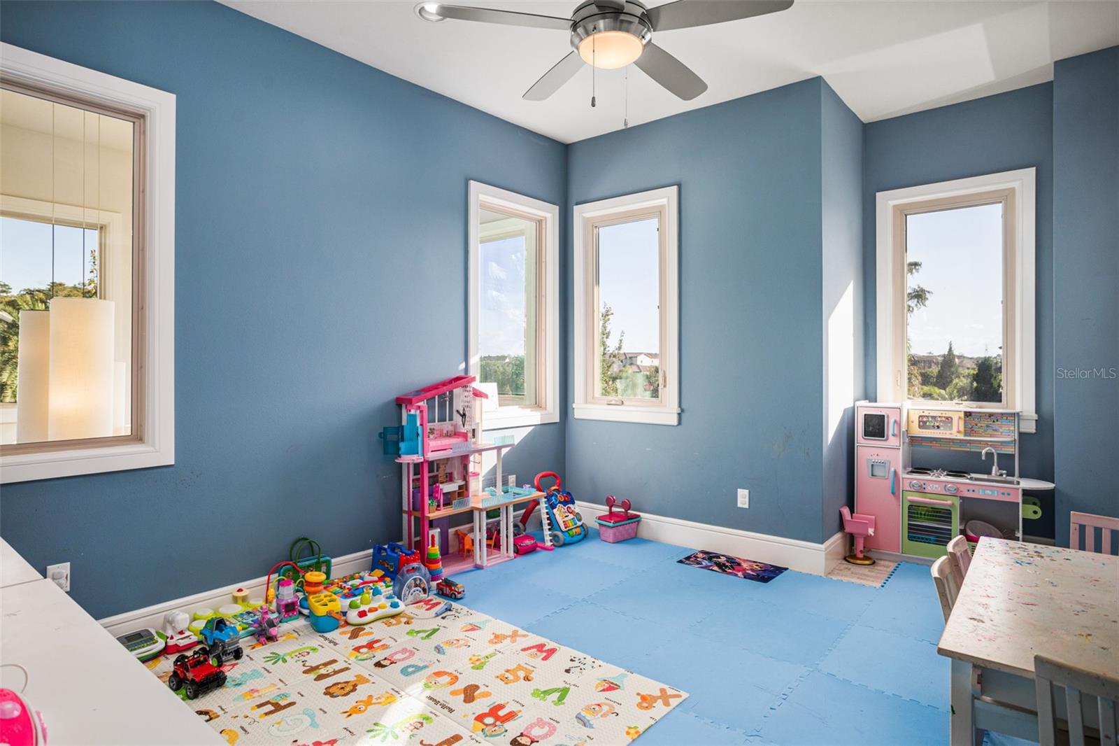 O6374125 Property Photo