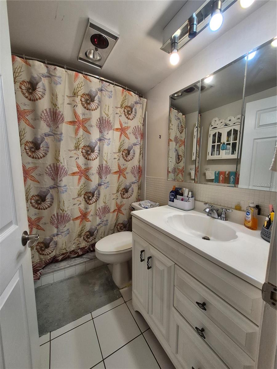 TB8465037 Property Photo