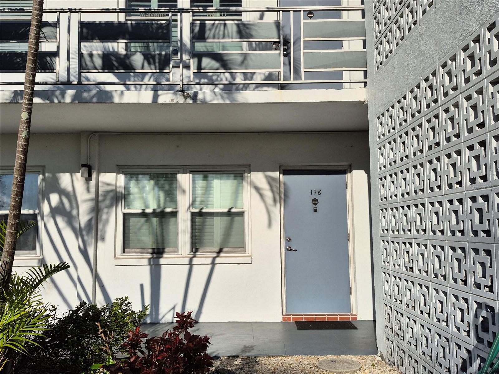 TB8465037 Property Photo