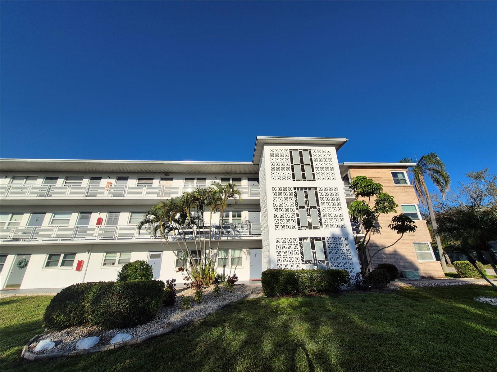 TB8465037 Property Photo