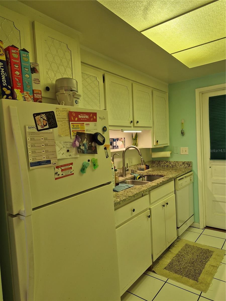 TB8465037 Property Photo