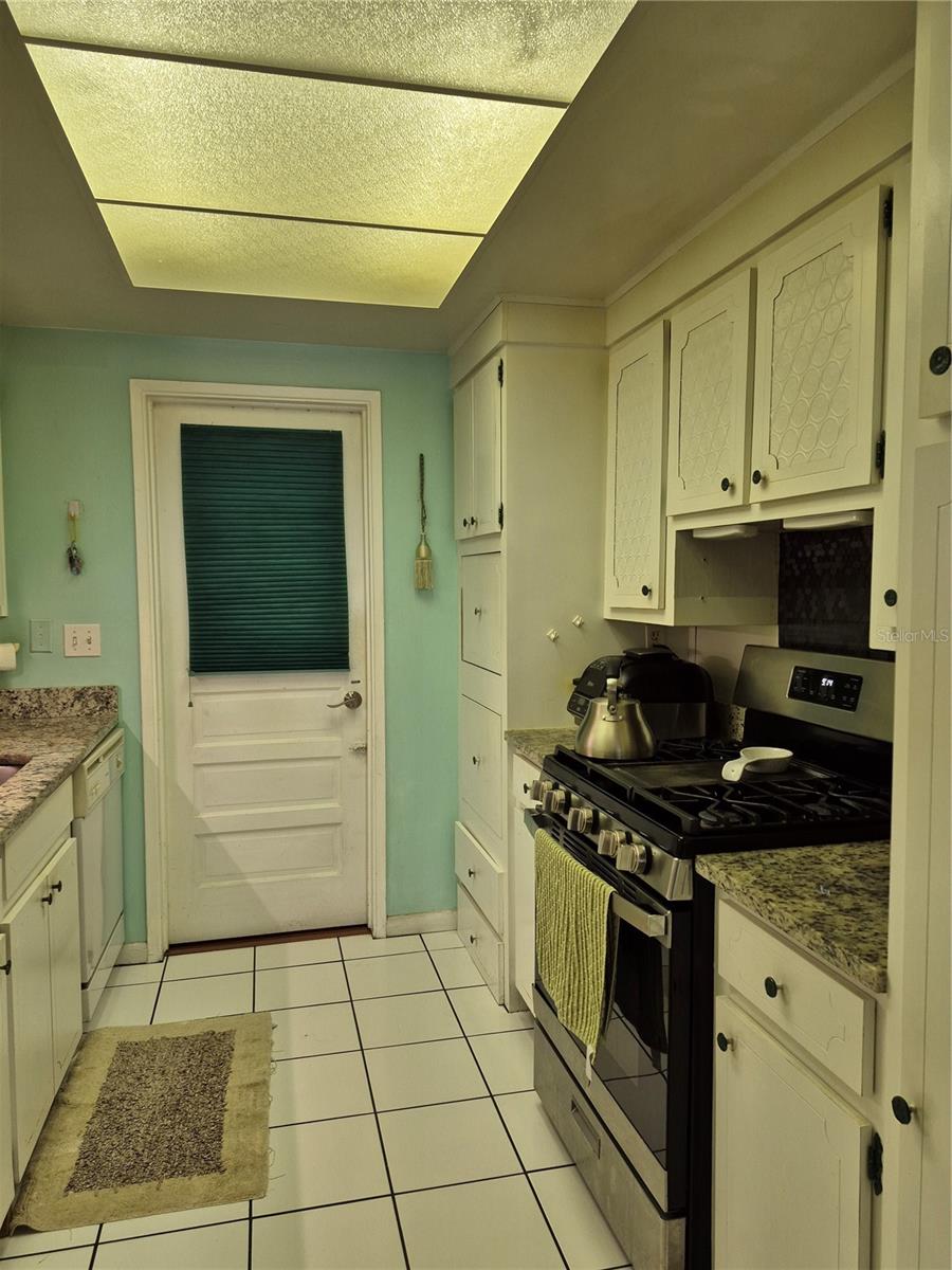 TB8465037 Property Photo