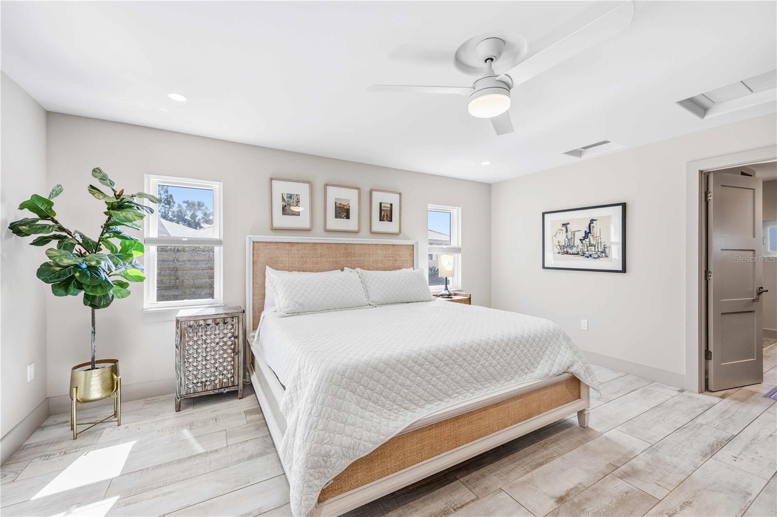 2117 RIVIERA DR, SARASOTA, FL, 34232