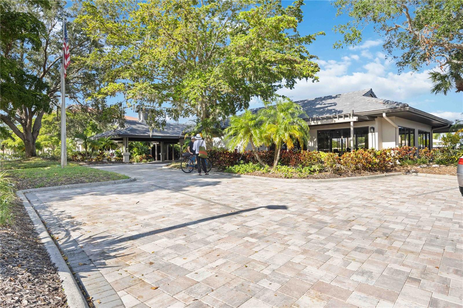 5430 EAGLES POINT CIR #104, SARASOTA, FL, 34231