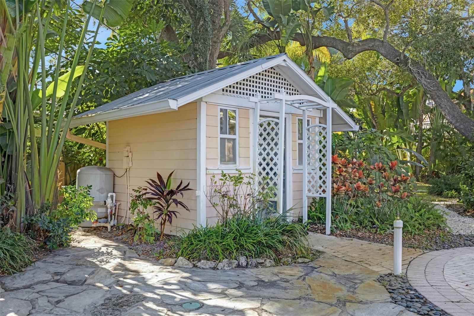 1407 N BAYSHORE DR, SAFETY HARBOR, FL, 34695