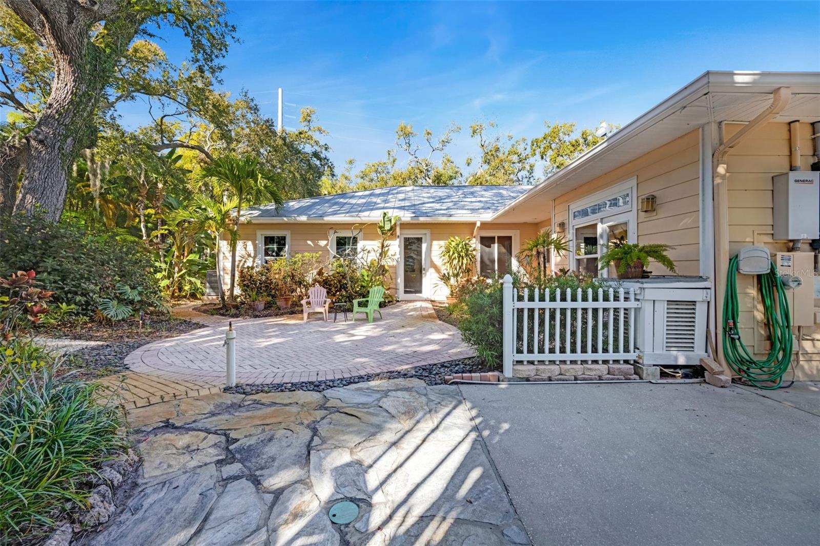 1407 N BAYSHORE DR, SAFETY HARBOR, FL, 34695